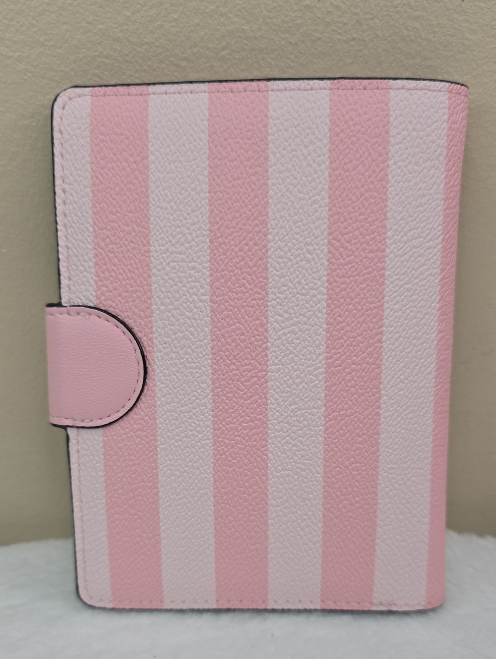 Victoria's Secret Passport Case & Travel Wallet NWT - Picture 2 of 4